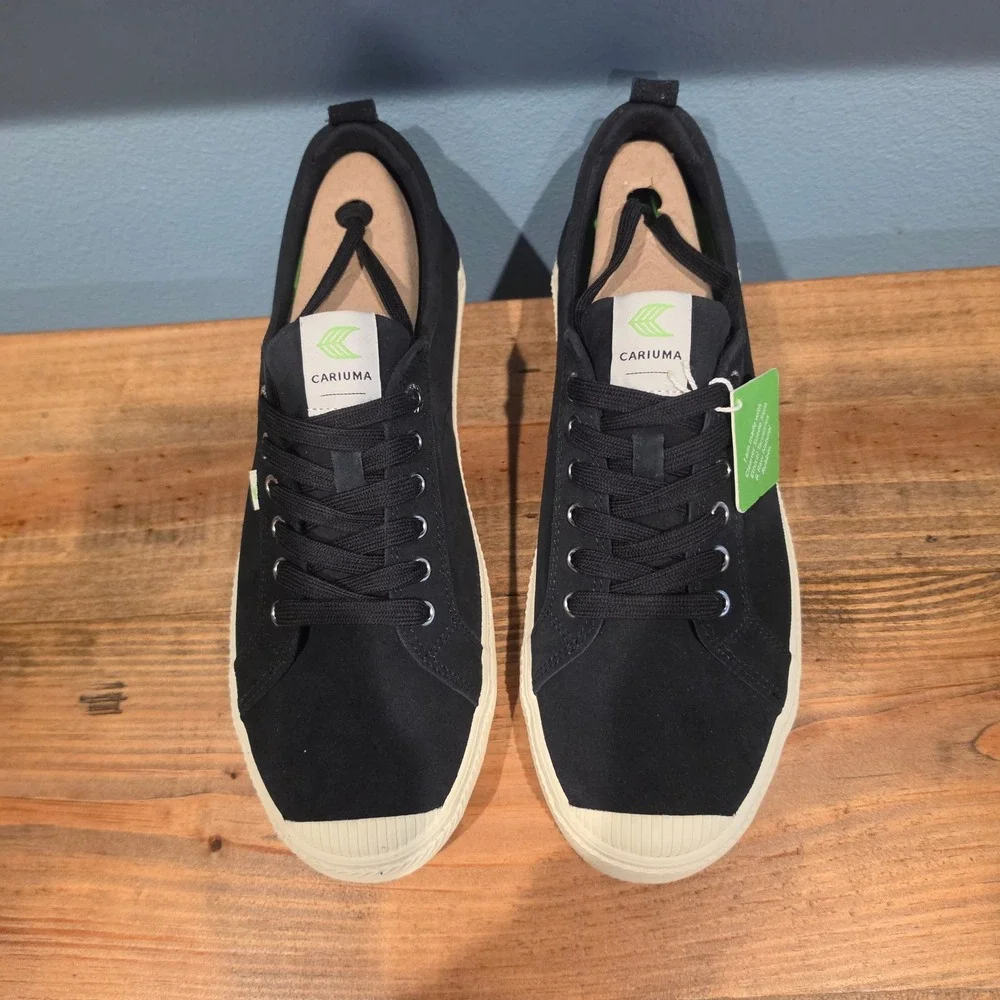 Cariuma Mens OCA Low Sneaker Black Suede Classic Lace Up Size 13